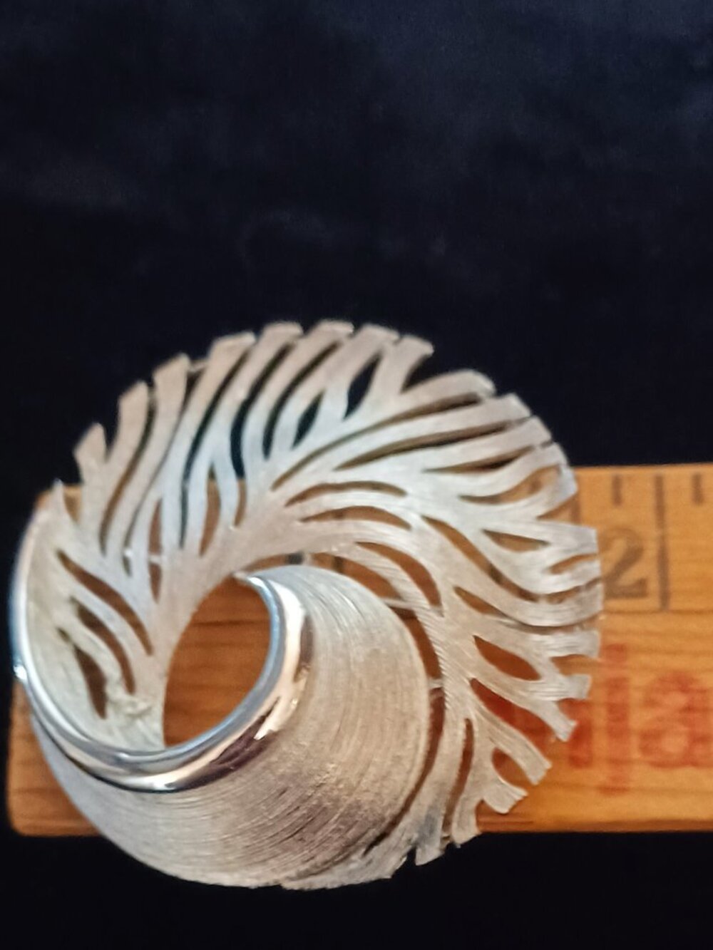 Classic Silver-Tone Brooch Vintage - Picture 3 of 4
